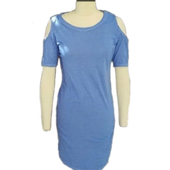 Derek Heart Dresses & Skirts - Derek Heart Cold Shoulder dress size Medium